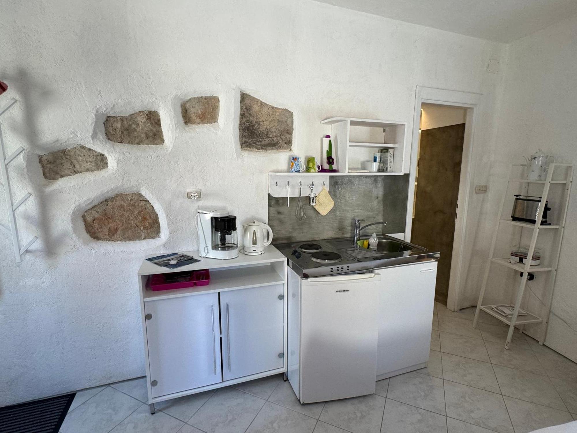Mediterranes Ferienhaus M. Terrasse Veli Lošinj Exteriör bild